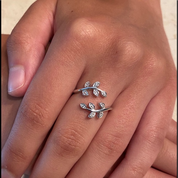 Sale $18 Firm! .925 Sterling Silver Cz Leaf Ring - Picture 15 of 17